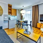 Z Basenem I Saunami Stone Hill Vip Centrum By Royal Aparts Appartement *