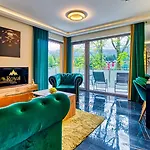 Z Basenem I Saunami Stone Hill Vip Centrum By Royal Aparts Шклярська Поремба