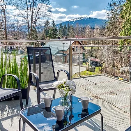 Z Basenem I Saunami Stone Hill Vip Centrum By Royal Aparts