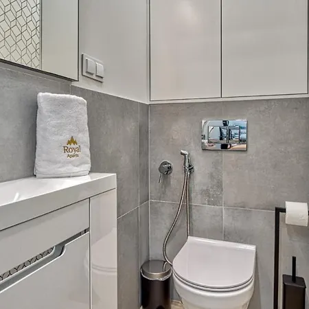 Z Basenem I Saunami Stone Hill Vip Centrum By Royal Aparts *