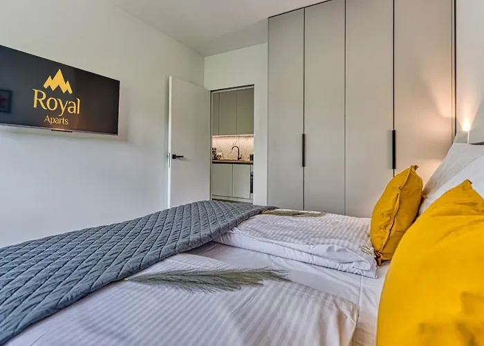 Z Basenem I Saunami Stone Hill Vip Centrum By Royal Aparts Apartmán *